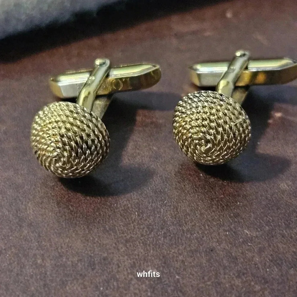 Loewe 835 Stamped Gold Tone Mesh Cufflinks - Picture 3 of 5